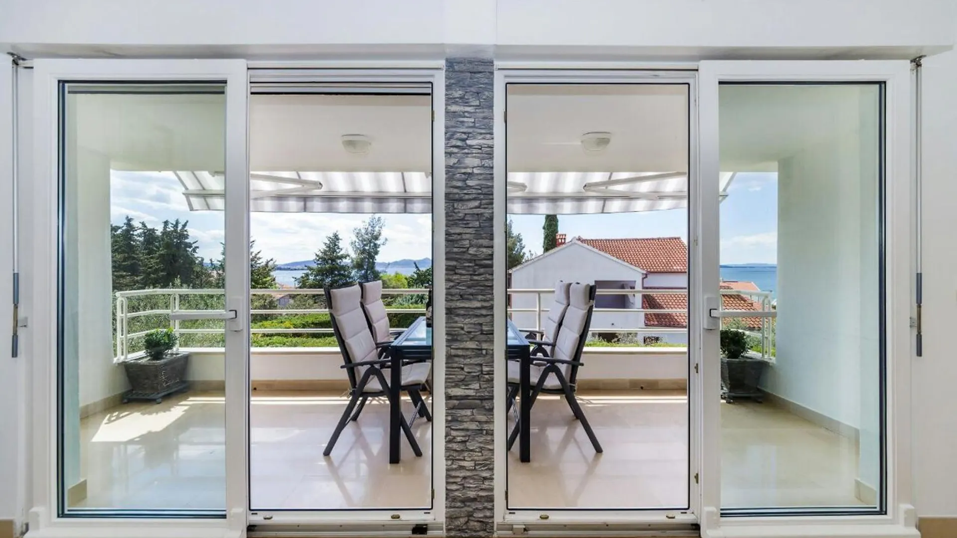 Sun & Sea Apartment Zara